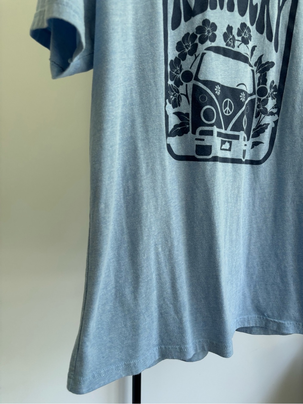 • Retro Kentucky Tee • - Picture 5 of 8